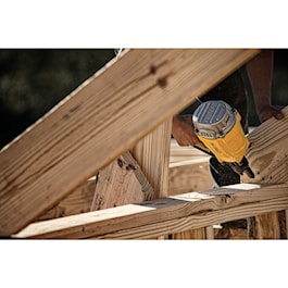 DeWalt 21 Degree Plastic Round Head Framing Nailer (Reconditioned)