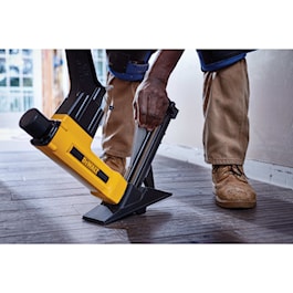 DeWalt 2in1 Flooring Tool (Reconditioned)