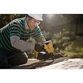 DeWalt 15° Coil Roofing Nailer (Reconditioned)