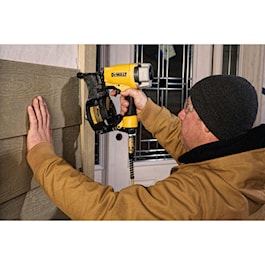 DeWalt 15 ° Coil Siding and Fencing Nailer (Reconditioned)