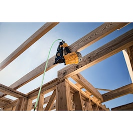 DeWalt 21 Degree Plastic Round Head Framing Nailer (Reconditioned)