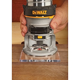 DeWalt 1-1/4 HP Max Torque Variable Speed Compact Router (Reconditioned)