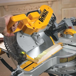 DeWalt 12 in. Double-Bevel Sliding Compound Miter Saw (Reconditioned)