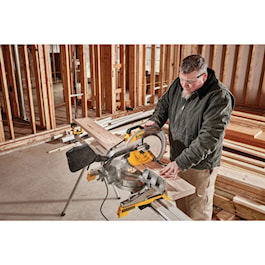 DeWalt 15 Amp 12 in. Electric Single-Bevel Compound Miter Saw (Reconditioned)