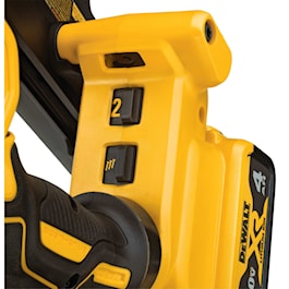DeWalt 20V MAX* 21° PLASTIC COLLATED CORDLESS FRAMING NAILER KIT (Reconditioned)