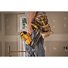 DeWalt 20V MAX* XR® 16 GA Angled Finish Nailer - Kit (Reconditioned)