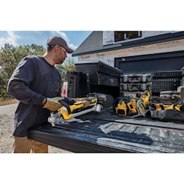 DeWalt 20V MAX* 14 in. Folding String Trimmer (Reconditioned)