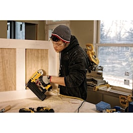 DeWalt 18 GA Precision Point™ Brad Nailer (Reconditioned)