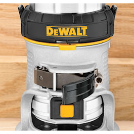 DeWalt 1-1/4 HP Max Torque Variable Speed Compact Router (Reconditioned)