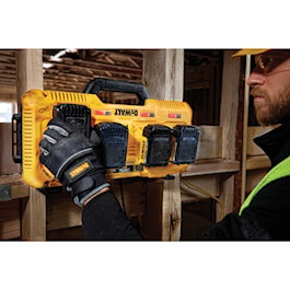 DeWalt 12V MAX*/20V MAX*/ FLEXVOLT® 8 Amp Fan Cooled Multiport Fast Charger (Reconditioned)