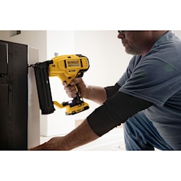 DeWalt 20V MAX* XR® 18 GA Cordless Brad Nailer Kit (Reconditioned)