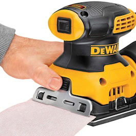 DeWalt 1/4 Sheet Palm Grip Sander Kit (Reconditioned)