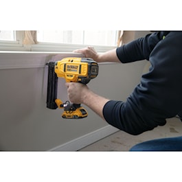 DeWalt 20V MAX* XR® 18 GA Cordless Brad Nailer Kit (Reconditioned)