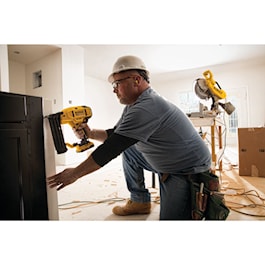 DeWalt 20V MAX* XR® 18 GA Cordless Brad Nailer Kit (Reconditioned)