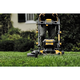 DeWalt 2X20V MAX* 21-1/2 in. Brushless Cordless Push Mower (Reconditioned)