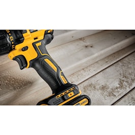 DeWalt 20V MAX* Brushless Cordless Compact Drill/Driver Kit - 2 batteries (Reconditioned)