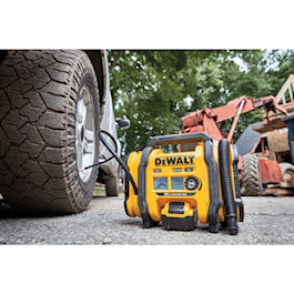 DeWalt 20V MAX* Corded/Cordless Air Inflator (Reconditioned)