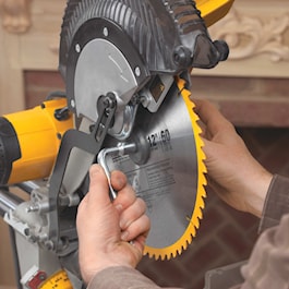 DeWalt 12 in. Double-Bevel Sliding Compound Miter Saw (Reconditioned)