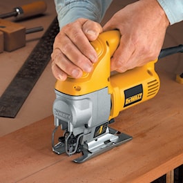 DeWalt 5.5 Amp Electric Variable Speed Jig Saw (Reconditioned)