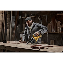 DEWALT 20V Cordless Dry Hand Vacuum (Tool only) (Reconditioned)