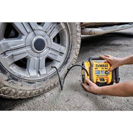 DeWalt 20V MAX* Corded/Cordless Air Inflator (Reconditioned)
