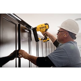 DeWalt 20V MAX* XR® 18 GA Cordless Brad Nailer Kit (Reconditioned)