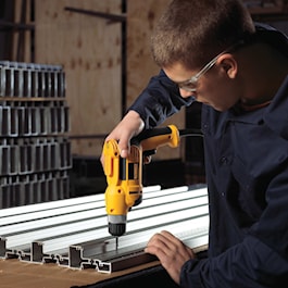 DeWalt 3/8 in. (10mm) VSR™ Pistol Grip Drill with Keyless Chuck Kit (Reconditioned)