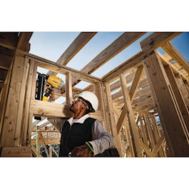 DeWalt 21 Degree Plastic Round Head Framing Nailer (Reconditioned)