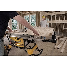 DeWalt 10" Jobsite Table Saw  32 - 1/2" (82.5cm) Rip Capacity, and a Rolling Stand (Reconditioned)
