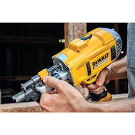 DeWalt 20V MAX* 21° PLASTIC COLLATED CORDLESS FRAMING NAILER KIT (Reconditioned)