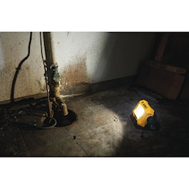 DeWalt 12V/20V MAX* Compact Task Light (Reconditioned)
