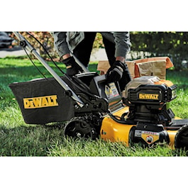 DeWalt 2X20V MAX* 21-1/2 in. Brushless Cordless FWD Self-Propelled Lawn Mower (Reconditioned)
