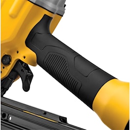 DeWalt 21 Degree Plastic Round Head Framing Nailer (Reconditioned)