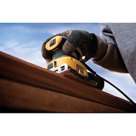 DeWalt 1/4 Sheet Palm Grip Sander Kit (Reconditioned)