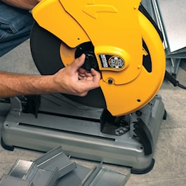 DeWalt 14 in. Chop Saw with QUIK-CHANGE™ Keyless Blade Change System (Reconditioned)