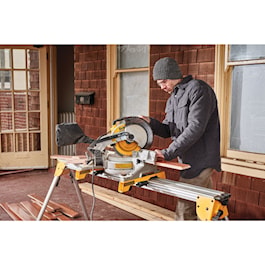 DeWalt 15 Amp 10 in. Electric Single-Bevel Compound Miter Saw (Reconditioned)