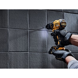 DeWalt 20V MAX* Brushless Cordless Compact Drill/Driver Kit - 2 batteries (Reconditioned)