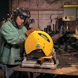 DeWalt 14 in. Chop Saw with QUIK-CHANGE™ Keyless Blade Change System (Reconditioned)