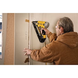 DeWalt 15 GA Precision Point™ "DA" Style Angle Finish Nailer (Reconditioned)