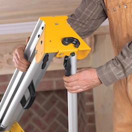 DeWalt 12 in. Double-Bevel Sliding Compound Miter Saw (Reconditioned)