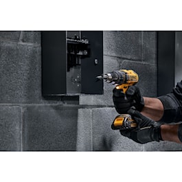 DeWalt 20V MAX* Brushless Cordless Compact Drill/Driver Kit - 2 batteries (Reconditioned)