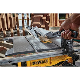 DeWalt 8-1/4 in. Compact Jobsite Table Saw (Reconditioned)